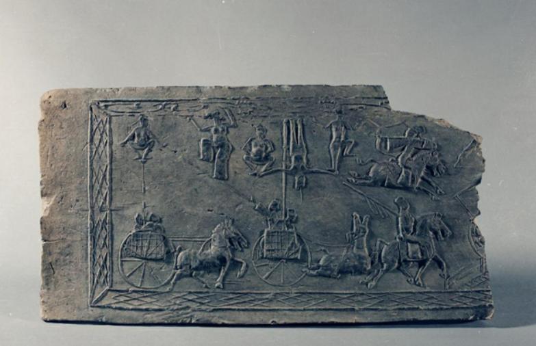 1988年，河南一男子指着沾了鸡粪的砖问：大爷，这块砖卖吗？老农随口说道：10元