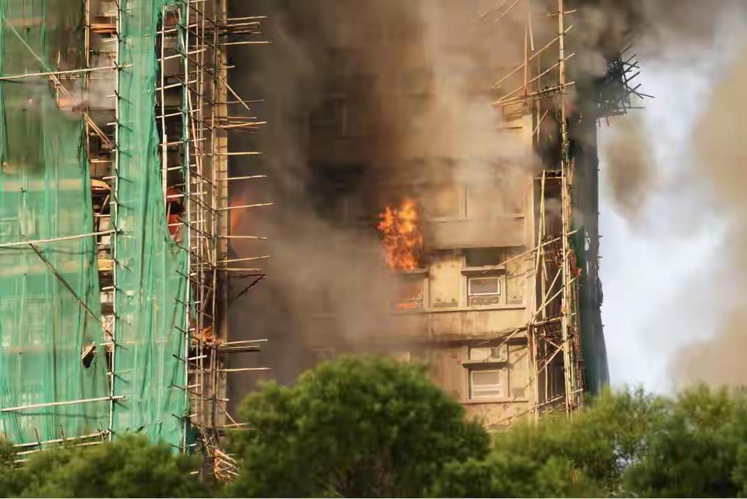 2013年，单位组织去香港旅游，当时就对香港的建筑业很好奇，怎么清一色的采用的是
