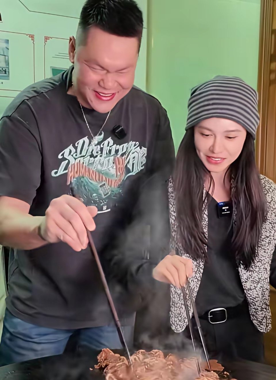 朱芳雨下班后唯一的快乐带上美娜了，大家有没有觉得这俩人还挺搭的，哈哈。了解了几点