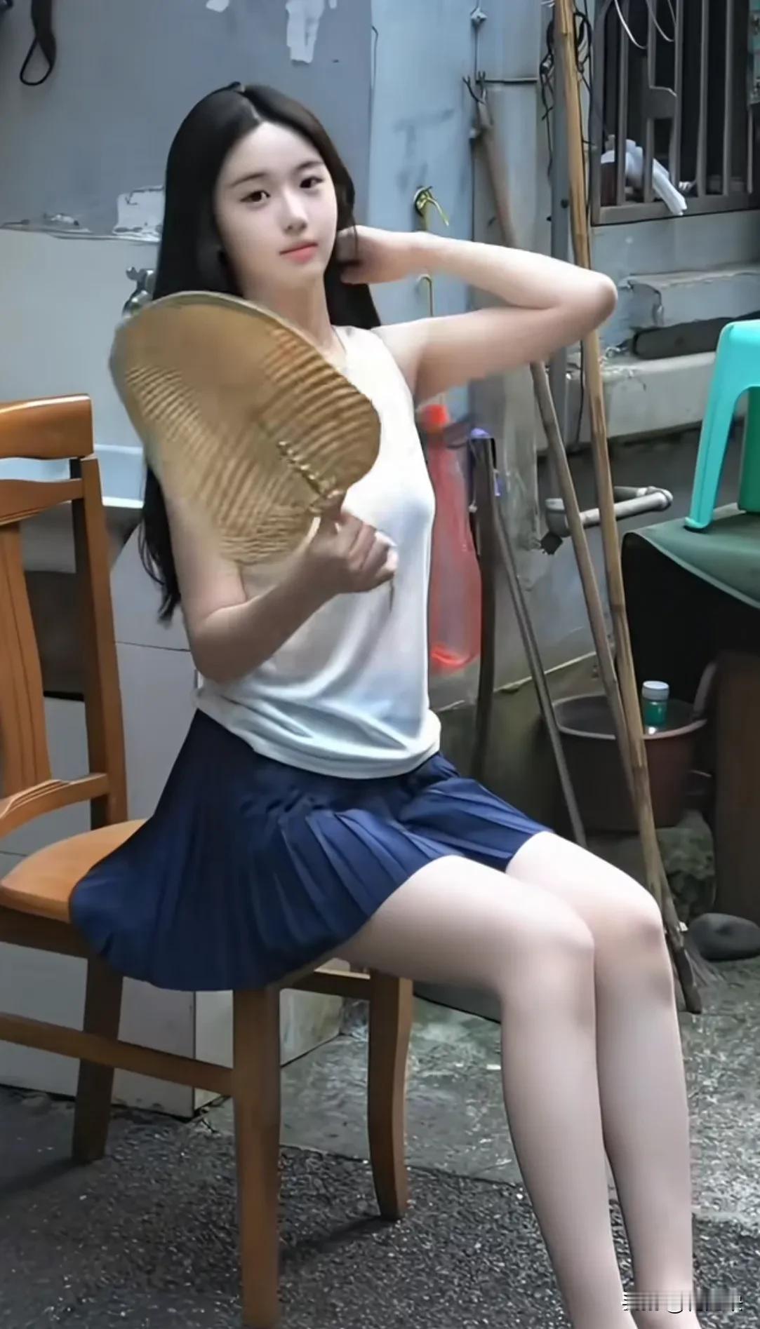 朱雀桥边野草花，乌衣巷口夕阳斜，旧时王谢堂前燕，飞入寻常百姓家