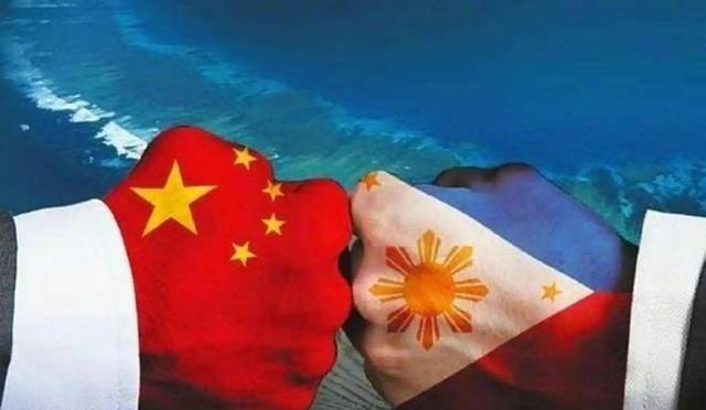 一位美籍华人表示：“中国人不要太高看自己，连菲律宾这种小国，都敢针对中国，而中国