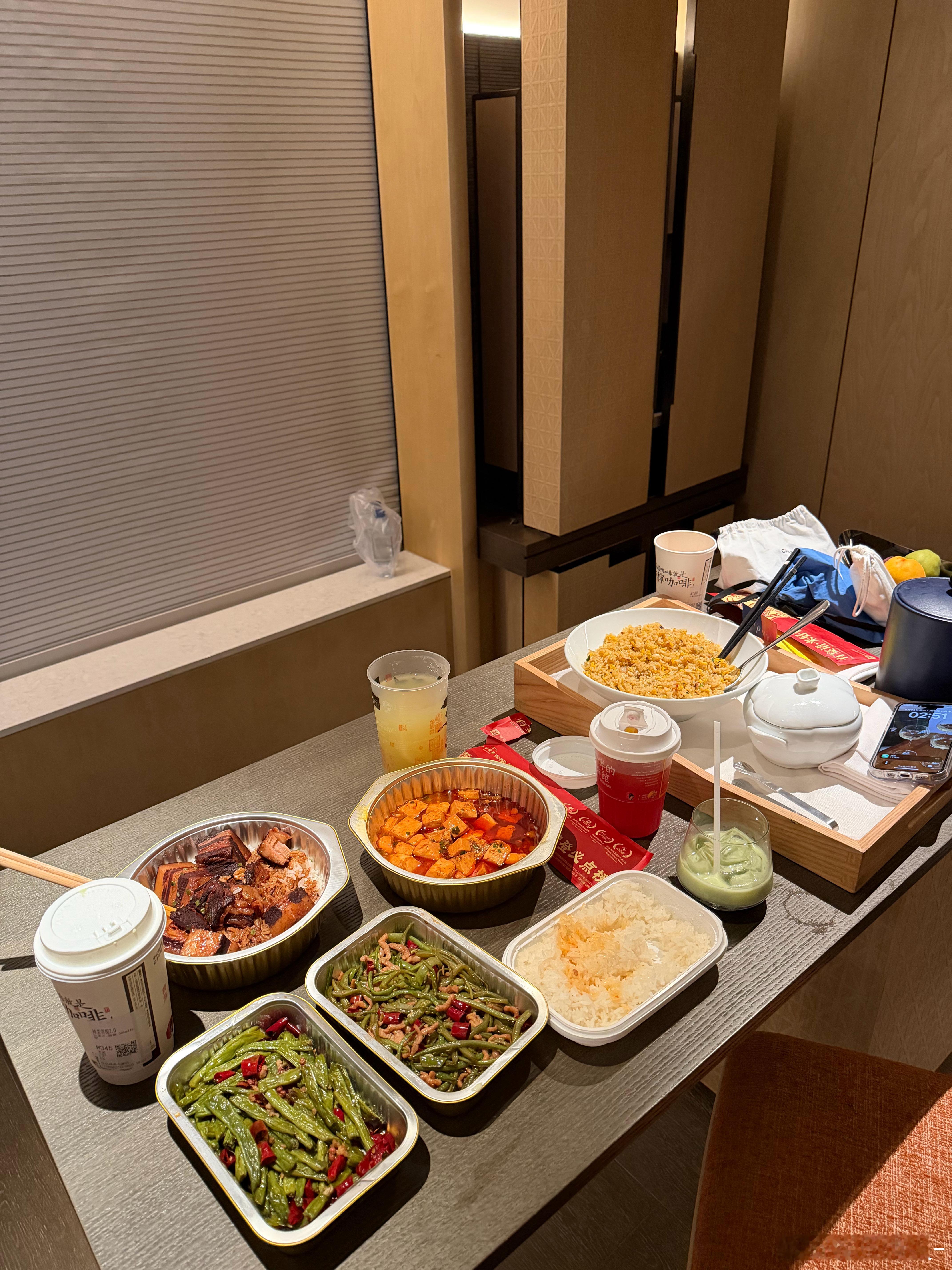 吃了半天一桌子饭微微伤（其实是都不咋好吃