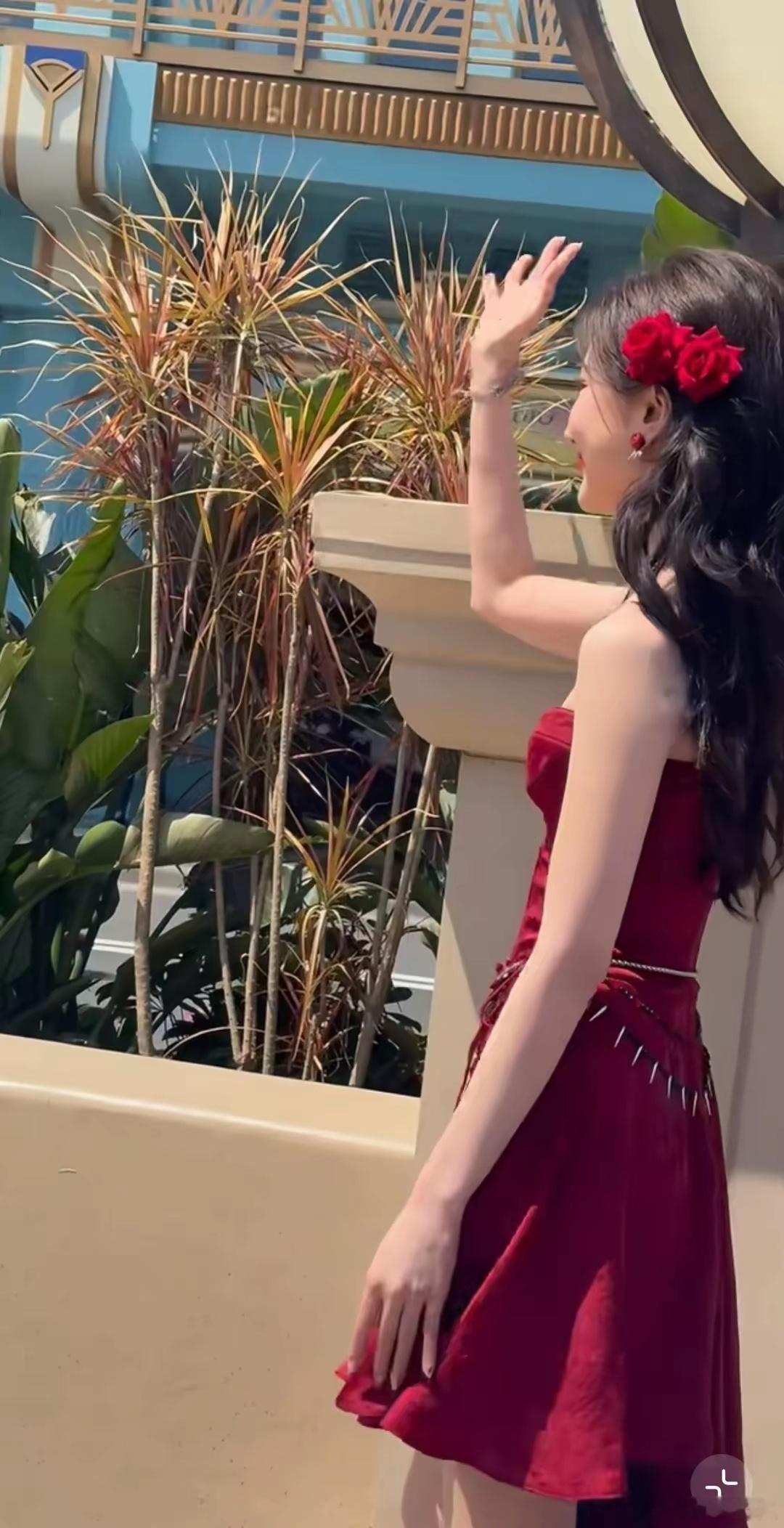 近距离感受毛晓彤的美貌真的被狠狠惊艳了，脸好小好精致身材贼好​​​