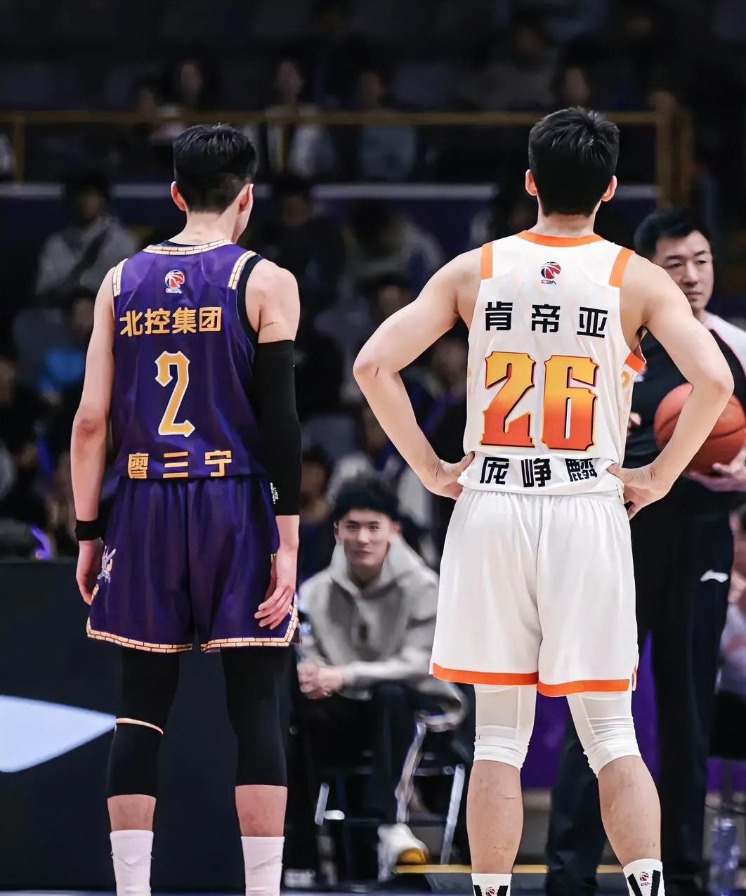 同样是广西后卫！廖三宁与庞峥麟本赛季目前数据大比拼！！！廖三宁：场均出战3