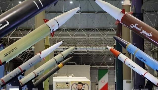 有人问伊朗为什么不打击美国本土，原因其实很简单。首先，伊朗距离美国很远，大约有1