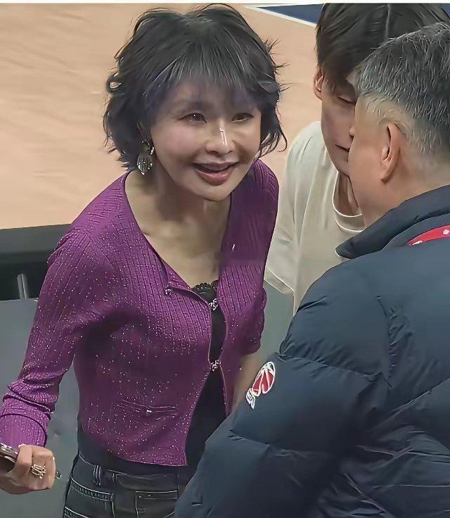 CBA最美老板娘吴迪这才几年没见，怎么老成这个样子了？