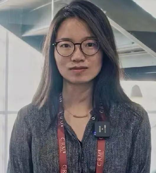 王虹为什么不回国任教？原因大概有这3点：王虹正是在事业的爆发期，才35岁的