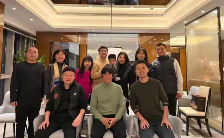 前蓉城老将唐淼今天发文向徐正源告别，这好像是已离开蓉城球员中的第一个。唐淼在