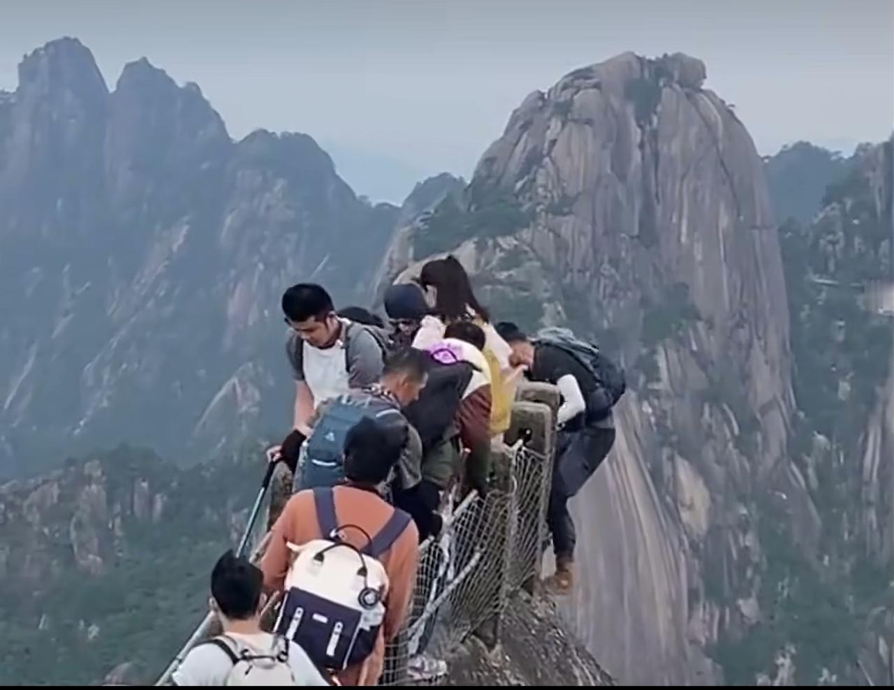 阎王把笔都拿起来了