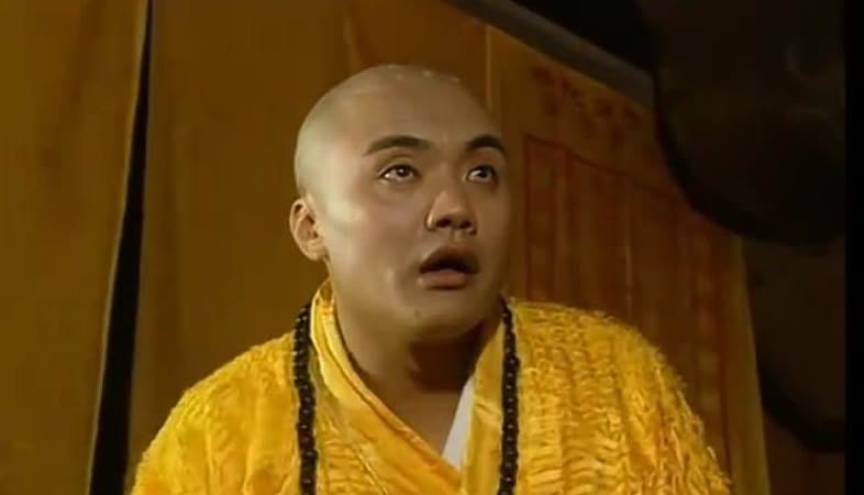 695年冬夜，女帝寝宫灯火通明。72岁的武则天盯着跪在阶下的32岁薛怀义，指尖微