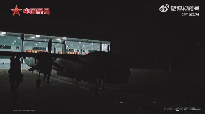 这个画面估计要让赖清德之流睡不好了，双尾蝎无人机出动，直接航拍了台北的101大楼