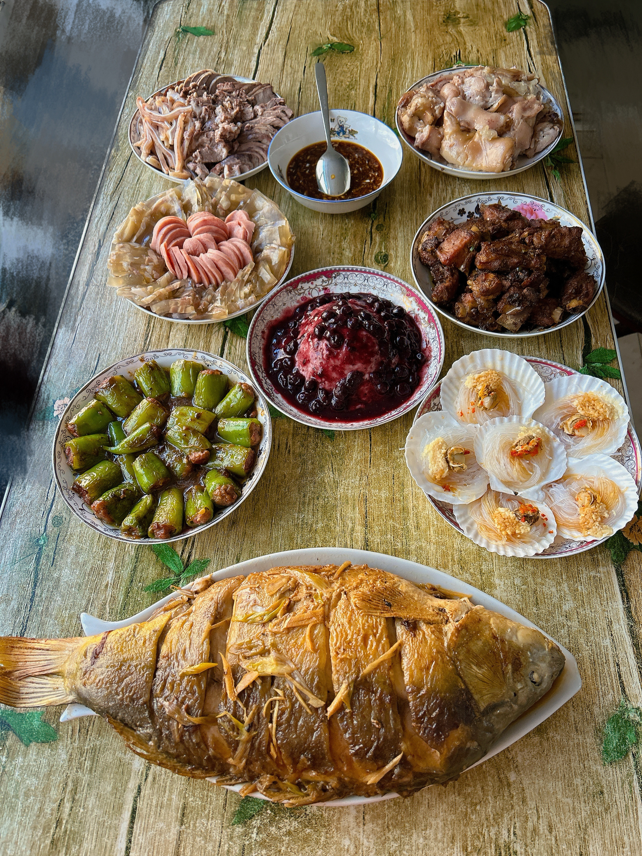 除夕快乐🎇今年的年夜饭，你们吃了吗？6个扇贝粉丝全被我吃了～