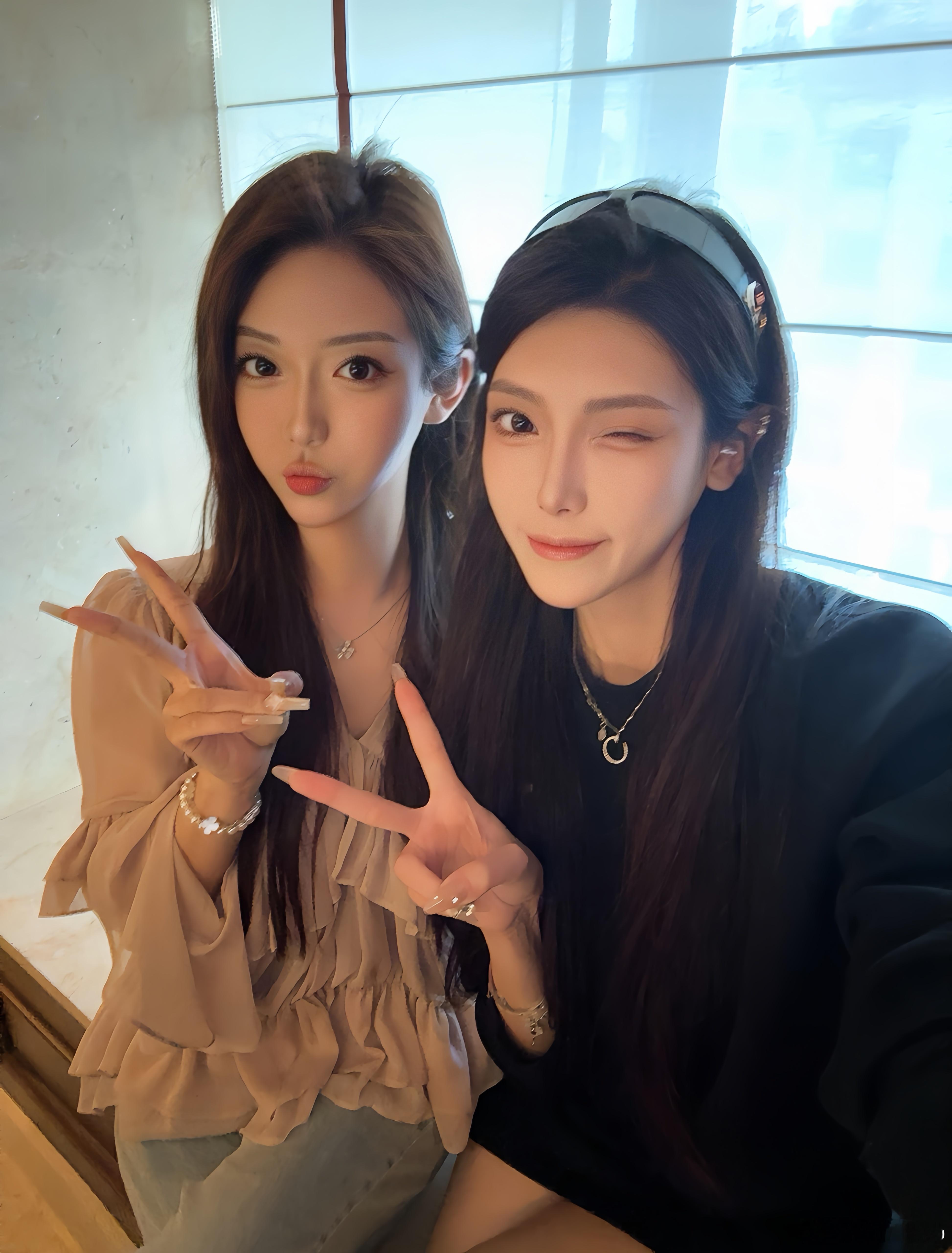 看到美女要一起夸好漂亮~​​​