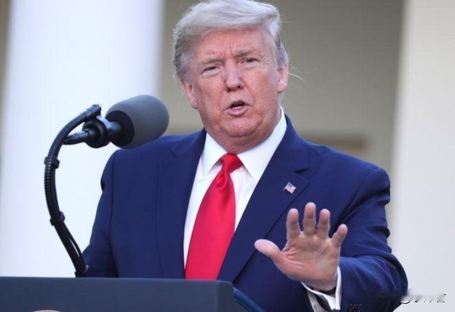 20余艘菲船南海挑衅碰壁特朗普漠视马科斯呼救无门20余艘菲律宾船只近期在