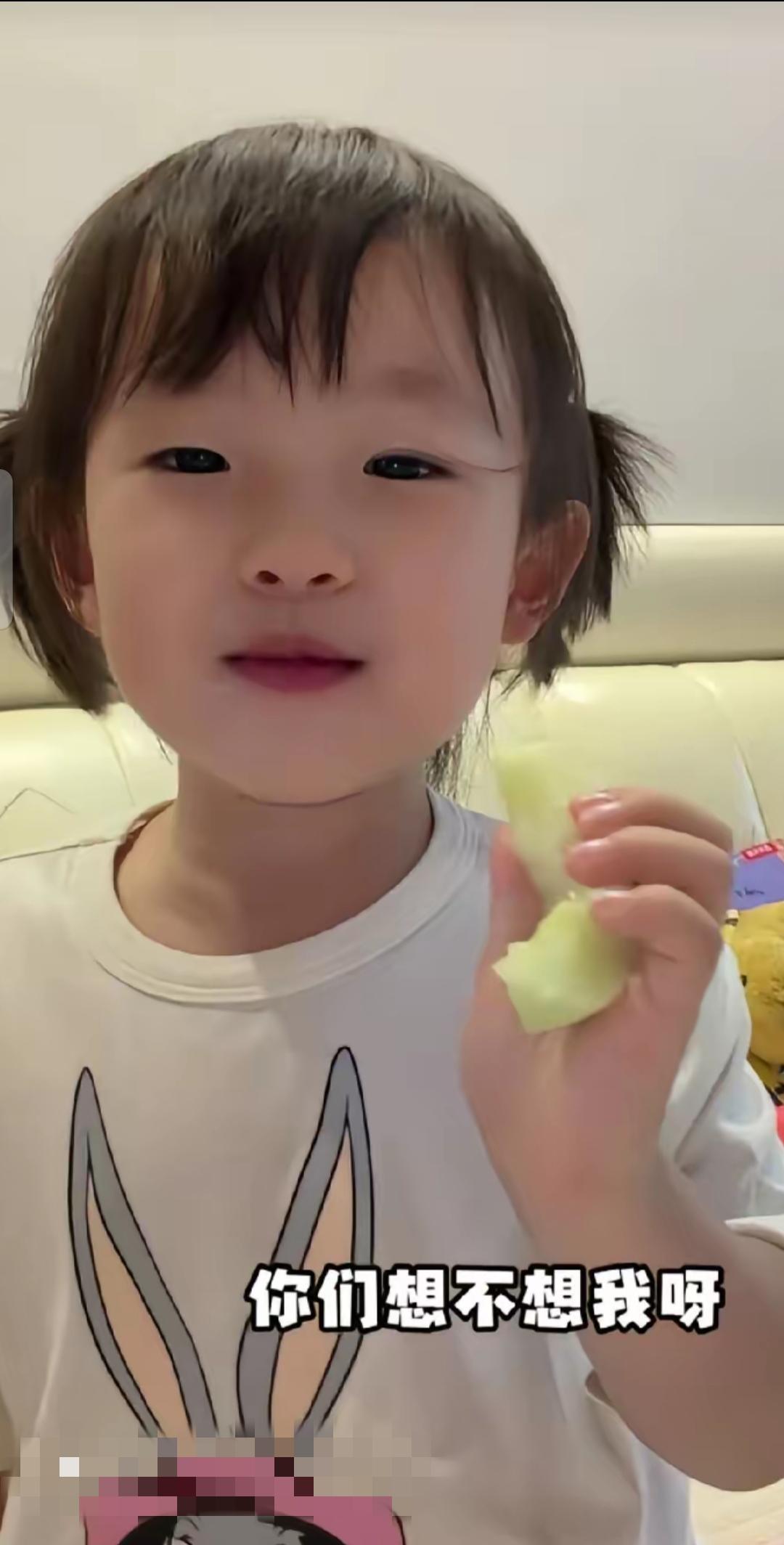 黄一鸣账号全部被下架，现在只能用小号来发视频和带货，早知今日，何必当初，黄一鸣估