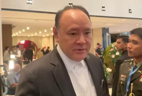 特奥多罗公开卖惨：面对中国，我们别无选择近日，菲律宾国防部长特奥多罗在新加坡参