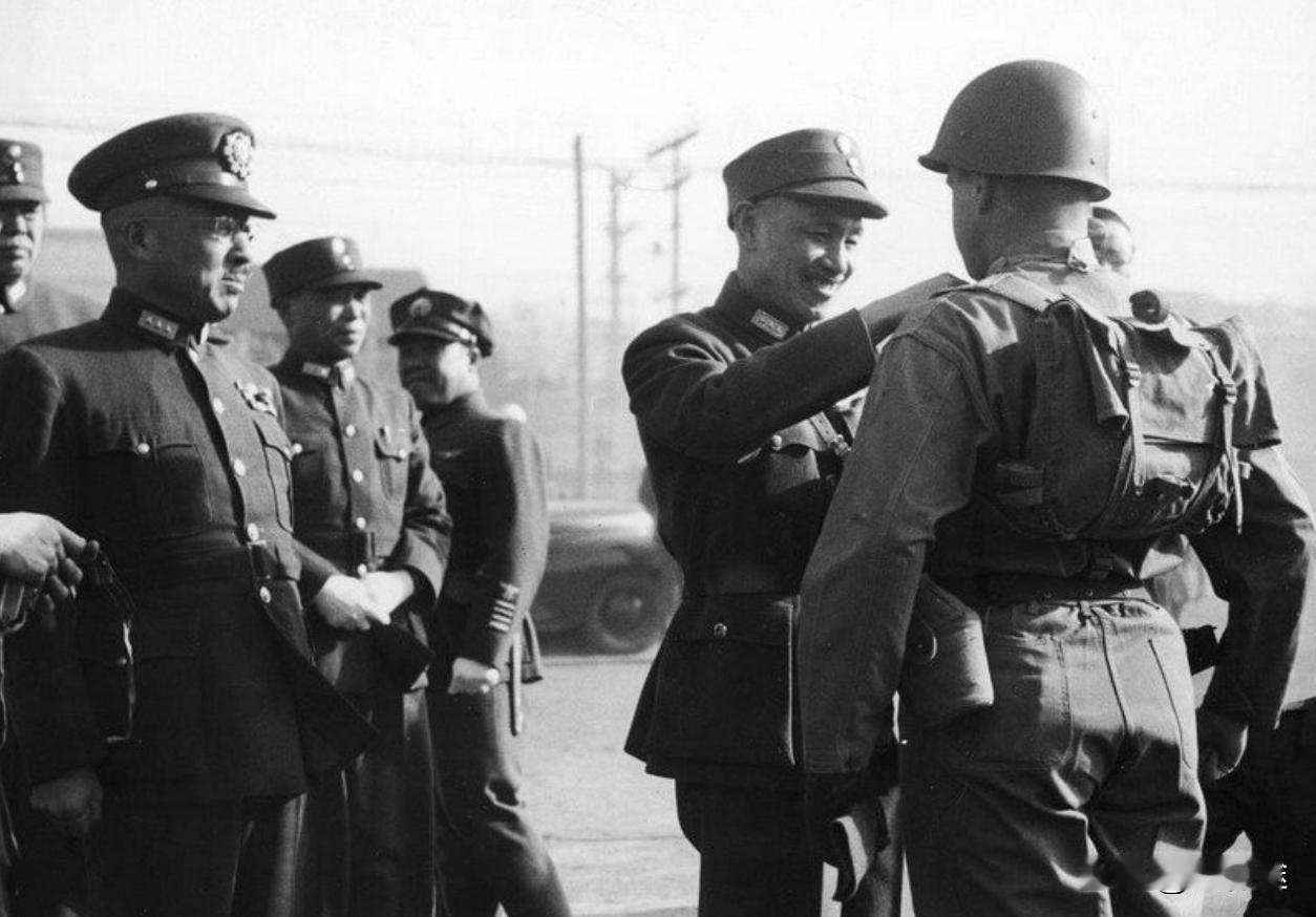 很多人都不知道老蒋去台的时候那里已经被小日子殖民几十年了登上台湾之前，