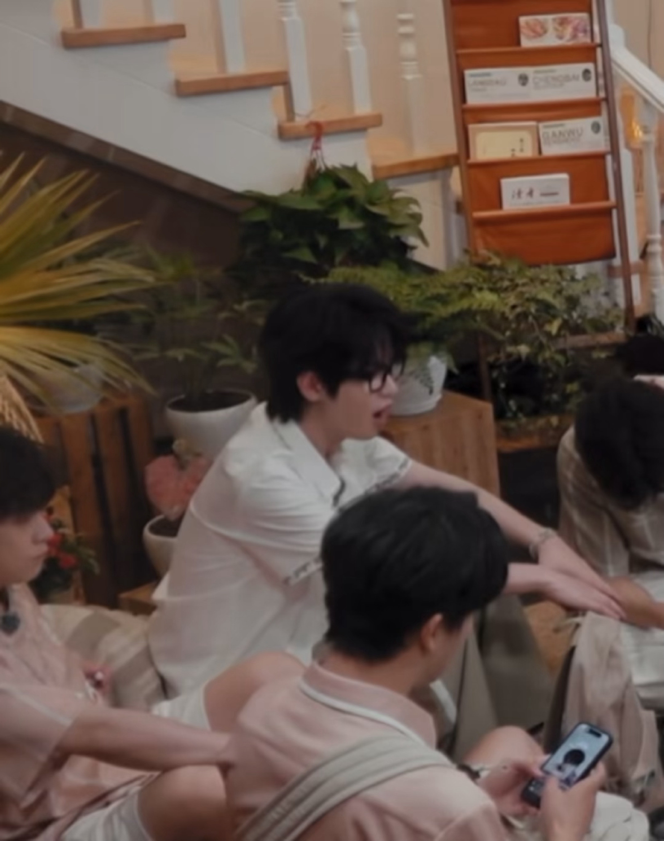 小狼嗷呜黄明昊忙忙碌碌寻宝藏2