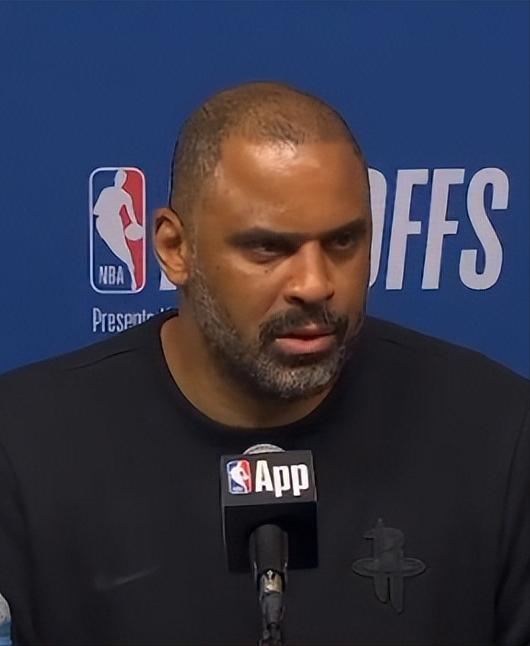 裁判要哭了！乌度卡都觉得艾顿不该被驱逐：“这动作看起来是故意的。”“但我