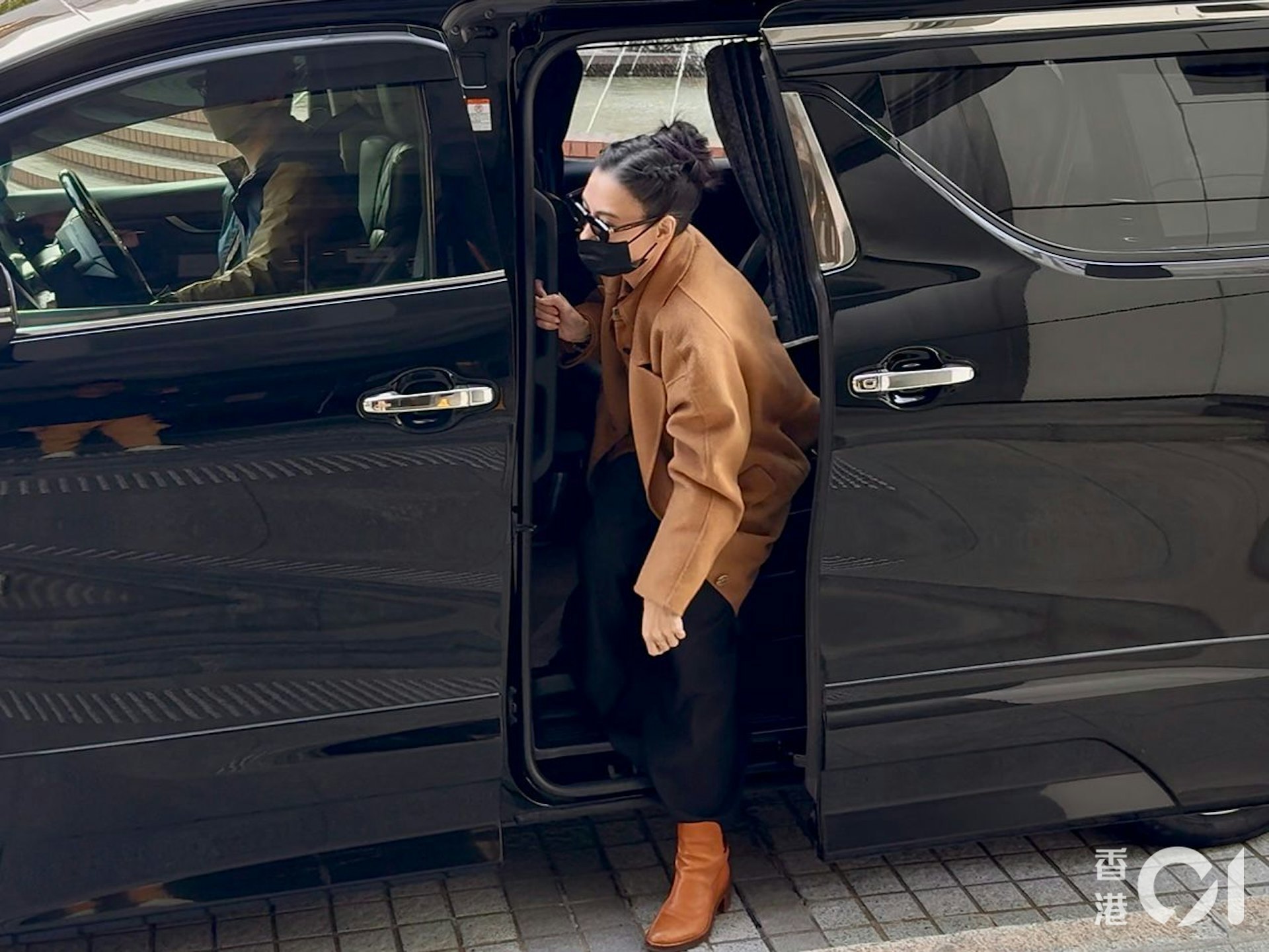 张柏芝再上庭。