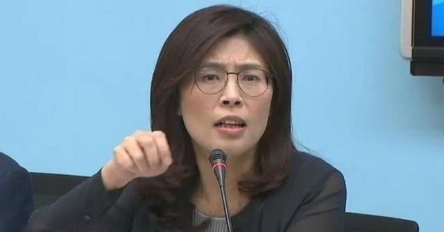 台北市长蒋万安，曾经提起自家的“亲爷爷”蒋经国，出口的第一句从来不是“爷爷”，而