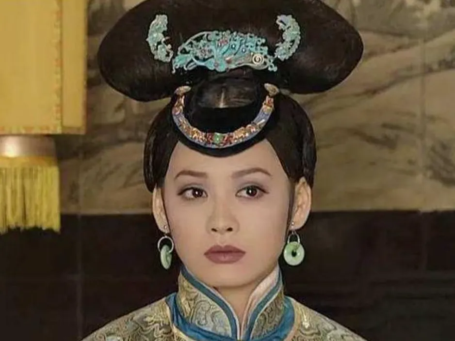 顺治十八年，养心殿中孝庄太后泪眼婆娑地看着儿子。“母后，朕怕是凶多吉少了，我想