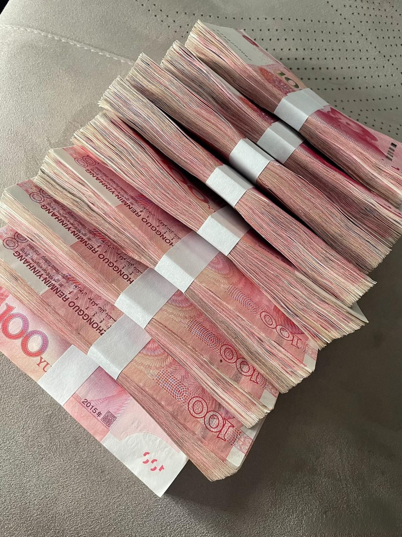 一夜之间银行存款变天了想存三年五年？没额度了！更郁闷的是一年期利息也低得可