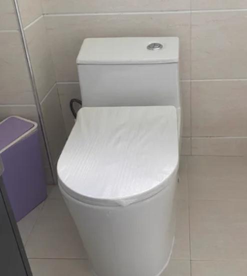 马桶没选好，真的天天闹心。我家第一套房装修时就踩过坑，冲不干净还返味，最后忍痛换