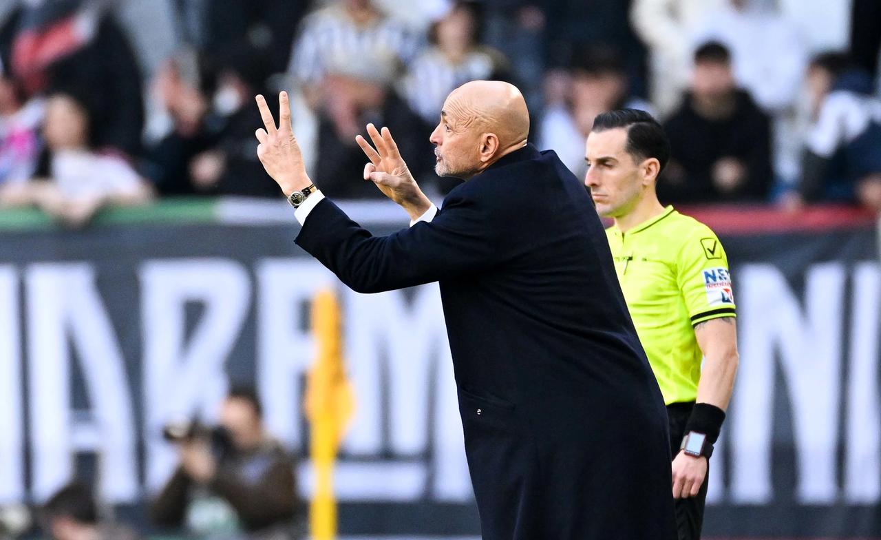 尤文图斯主场0-2不敌科莫，斯帕莱蒂赛后说道：“比赛的表现自然会受到第一个失