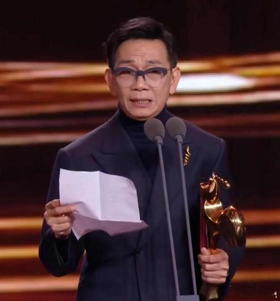 袁富华凭借《水饺皇后》获得第38届金鸡奖最佳男配角。他此前已经拿过第55届金马奖