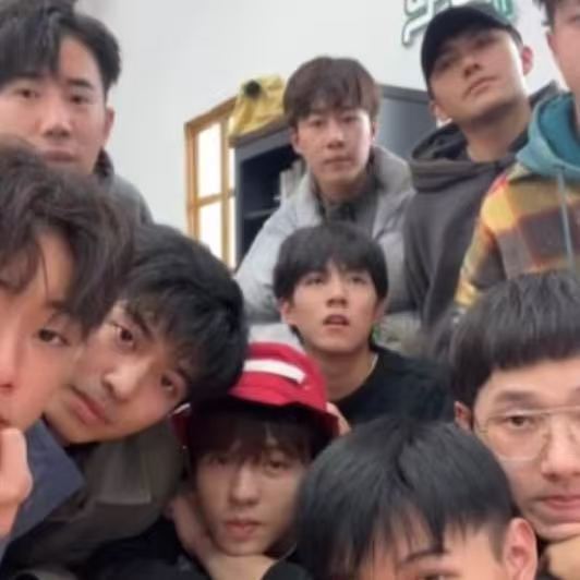 十个勤天十个勤天浙江跨年晚会十个勤天浙江卫视跨年已确定的名单有赵一博，卓沅，