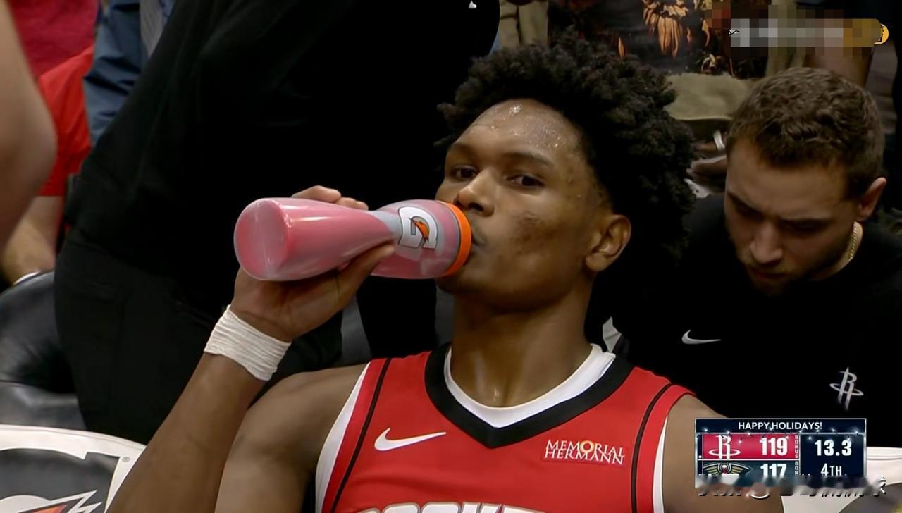 火箭大将阿门-汤普森真是虽败犹荣！虽然今天火箭在客场以128：133不敌鹈鹕，但