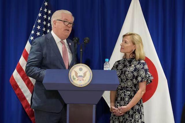 昨天，美国驻日大使格拉斯发文:“中国的伪装消失了！几个月前，中国驻大阪总领事薛剑