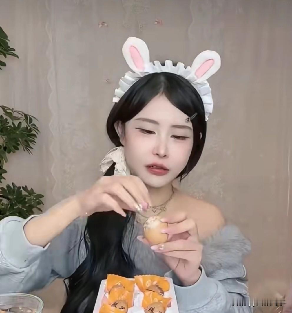 阿宇爆料辛巴放猫妹妹一马，猫妹妹在离开之前提前半年身上带着录音笔，四大门徒总能看