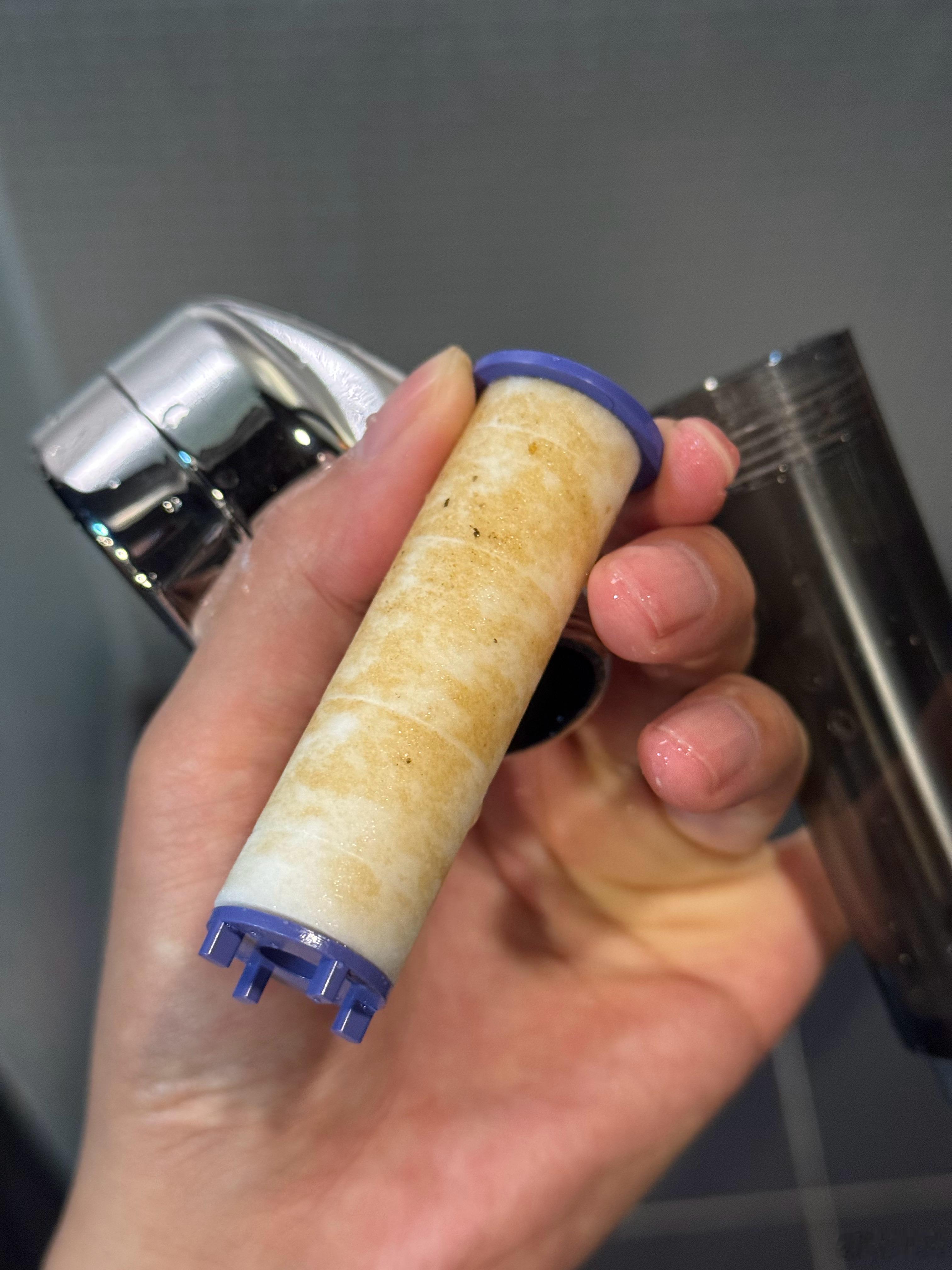 刚洗完澡一看…离谱，本来还以为没那么夸张吧竟然这么脏，这是在泰国曼谷的，泰国其他