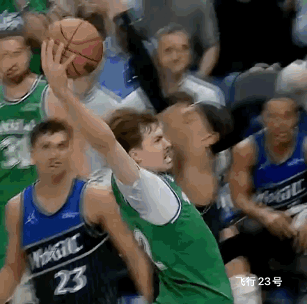 弗拉格惊天飞扣，51分技惊全场！这惊人身体素质将来或许能超越东契奇？历史