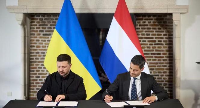 泽连斯基最近快跑断腿了。刚跑完德国和挪威，和德国谈了价值约40亿欧元的国防包，挪