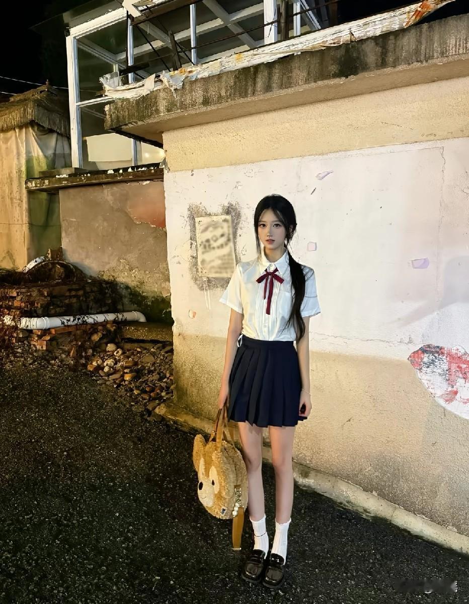 怎么会有人长这么美身材又这么好啊