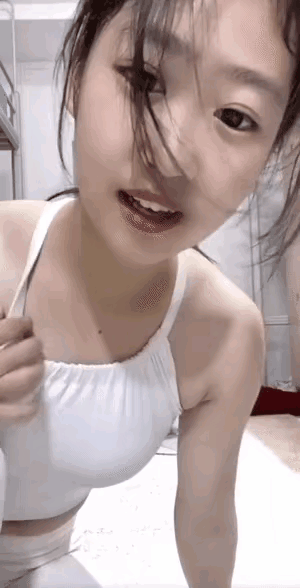 帮你们验证过了，确实是痣，不是纹身