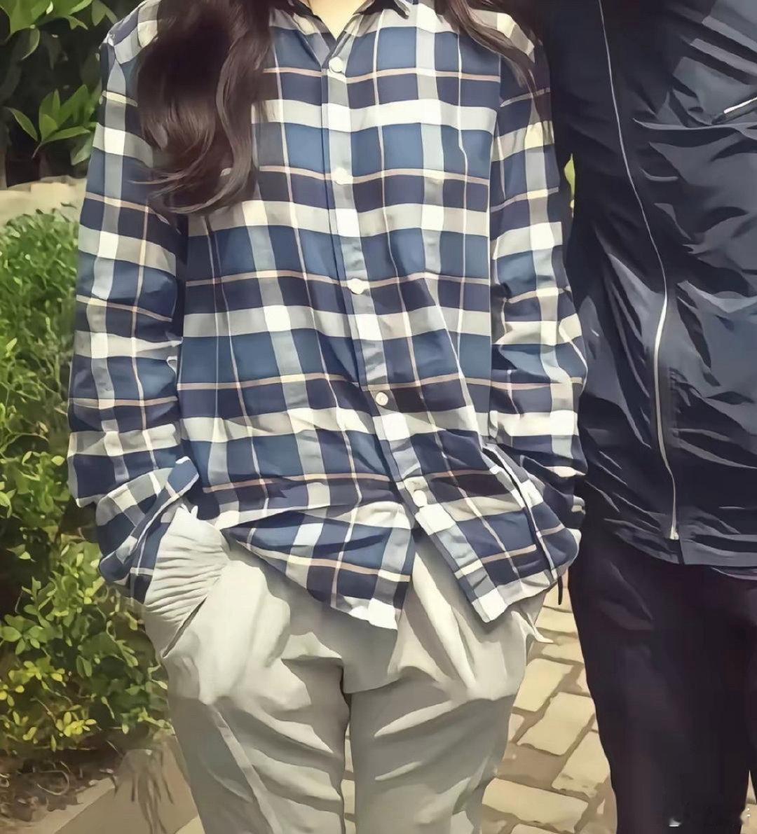 要是遮住脸，完全就是木讷的直男穿搭​​​