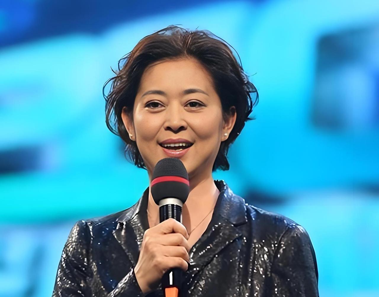 以下是一些从山东走出来的8位主持人：5.王小骞：出生于山东省青岛市，毕业于中国