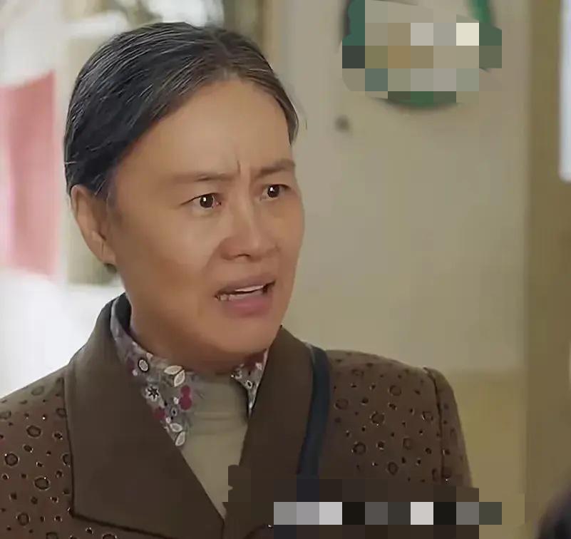 邬君梅今年好忙啊，三部热播剧里面都有她，还有一部待播剧，估计也会是热播大剧。