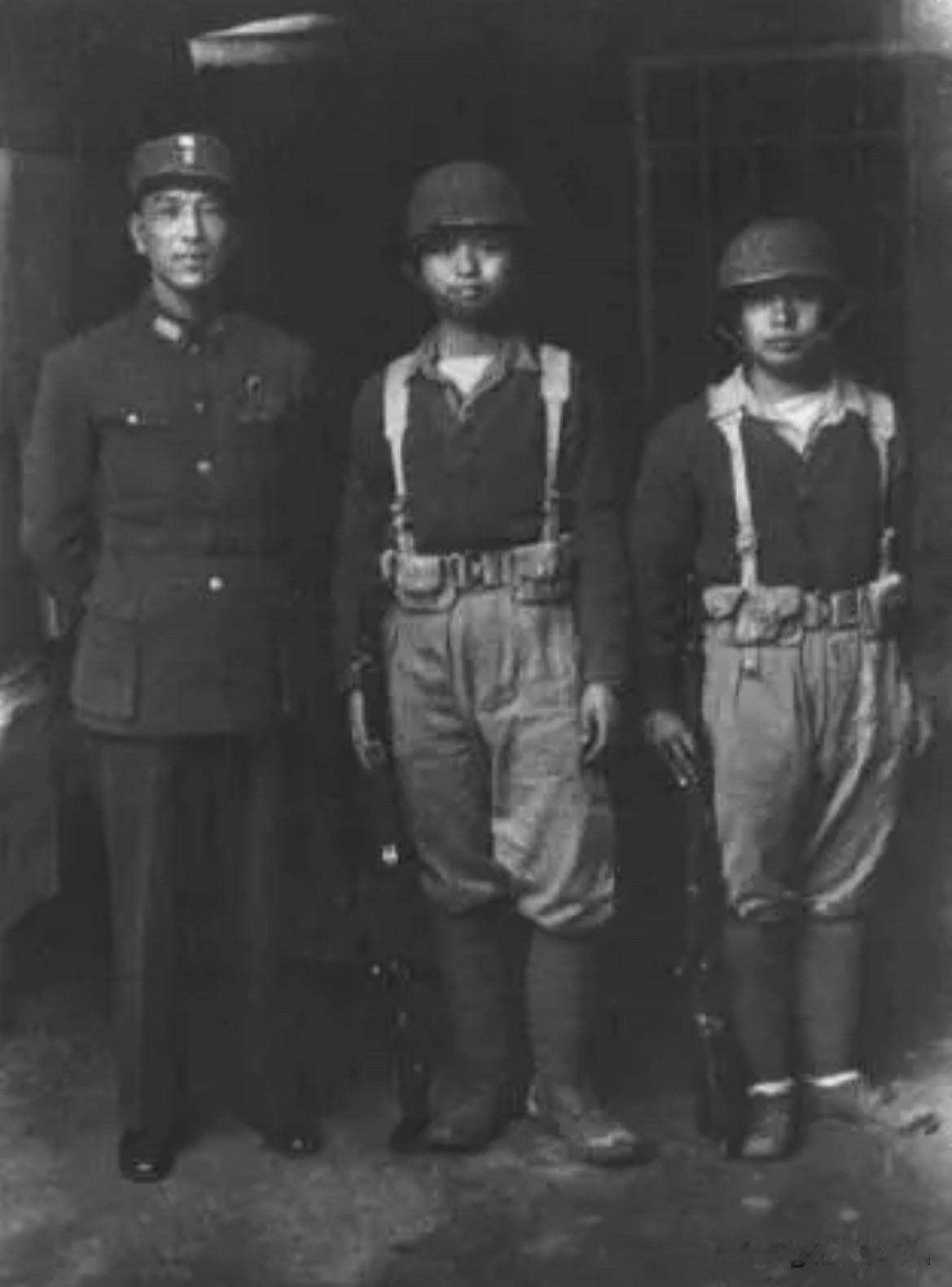 1946年5月，军事调处执行部（军调部）第28停战小组中共代表耿飚少将，在赴四平