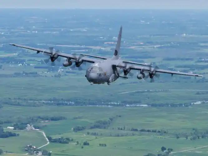 我们需不需要这样的飞机？没有隐身能力、飞不快，为什么它能在美军服役近60年，还被