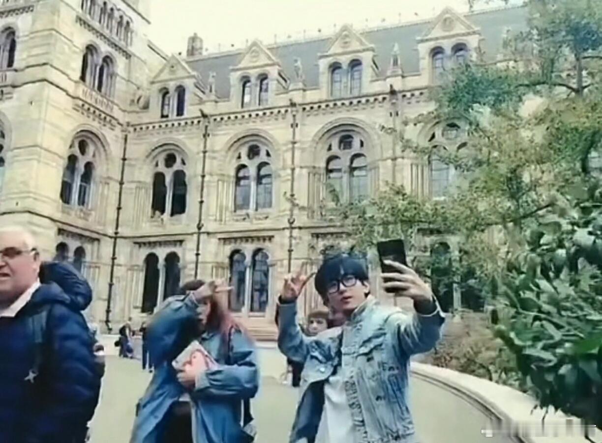 考古到一个2019年的成毅好萌！！