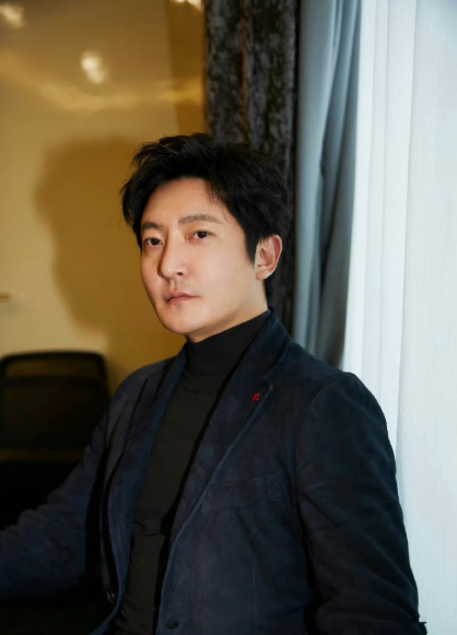 《老舅》这部电视剧确实好看，但是细节里还是有不少硬伤，不吐不快！就拿老舅制作