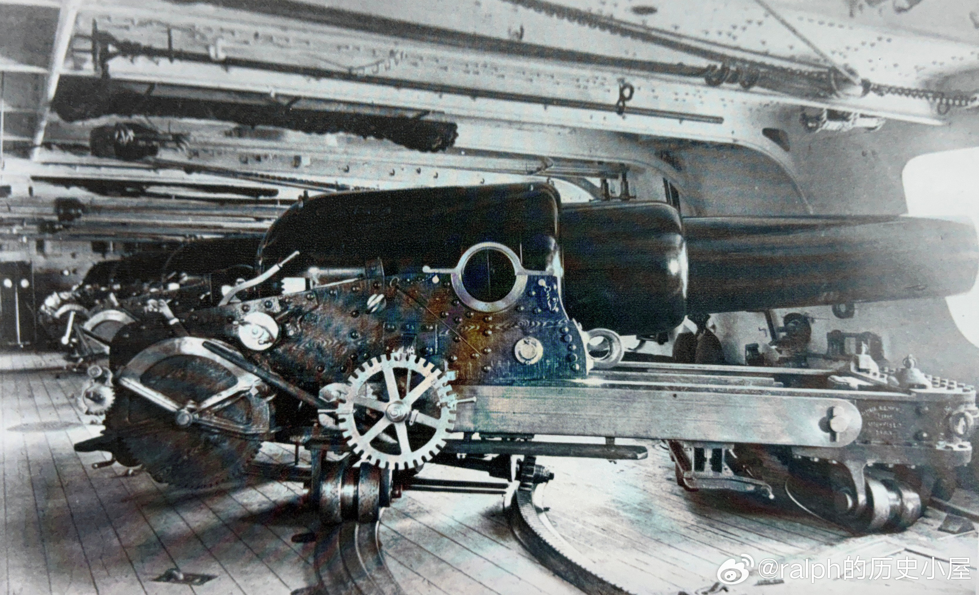 一门254毫米、18吨重的前装炮，装备于英国皇家海军HMSSultan“苏丹”