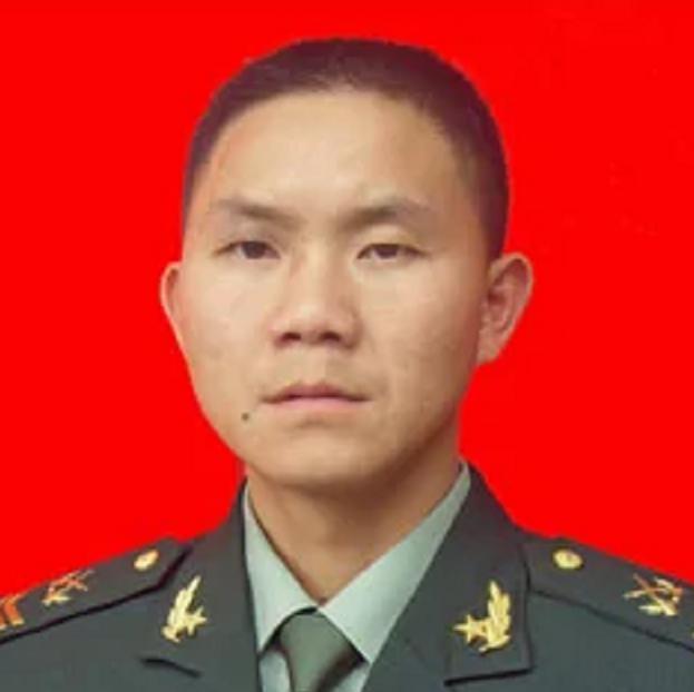 2001年2月11日，从成都开往武昌的K148次列车上，76名穿着打扮像农民工一