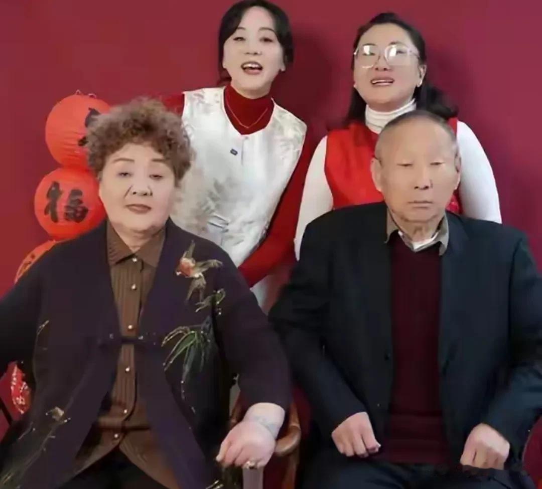 太好笑了！王一楠带父母坐高铁商务座，老两口反差太大笑翻网友近日，演员王