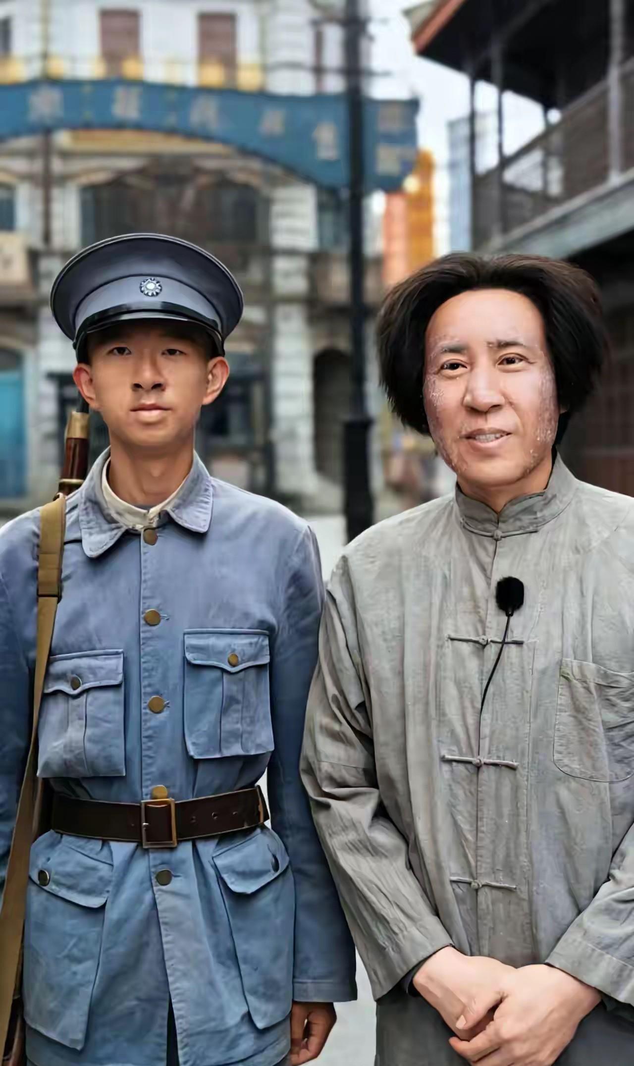 于和伟演毛泽东，全网都在骂他不像。但导演一句话点破：我们拍的，从来不是一尊神像